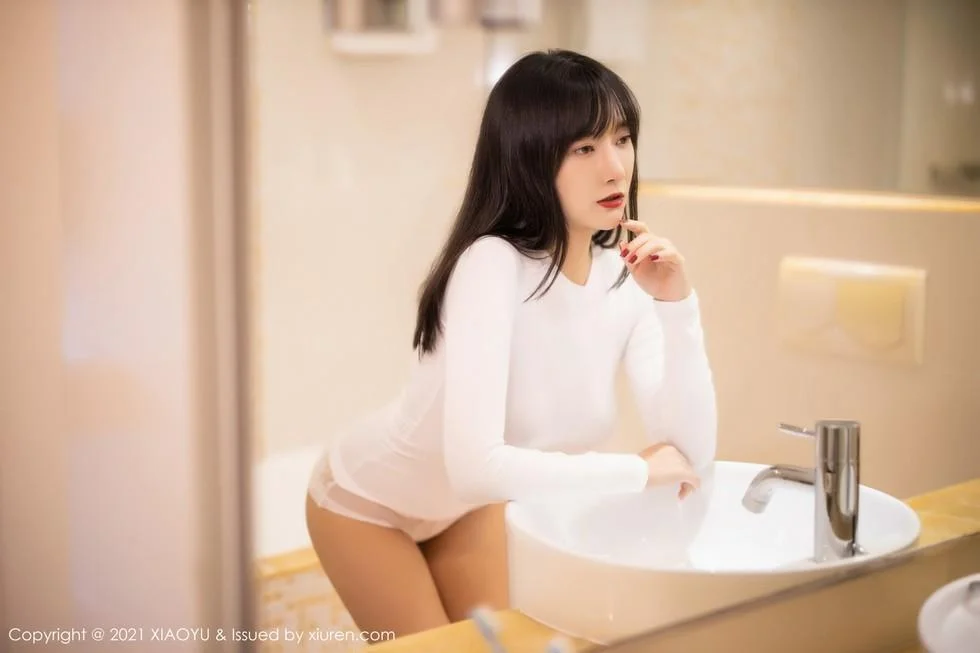 何嘉颖私房明亮浴室白色真空服饰配透视内裤绝美写真 第 47 张
