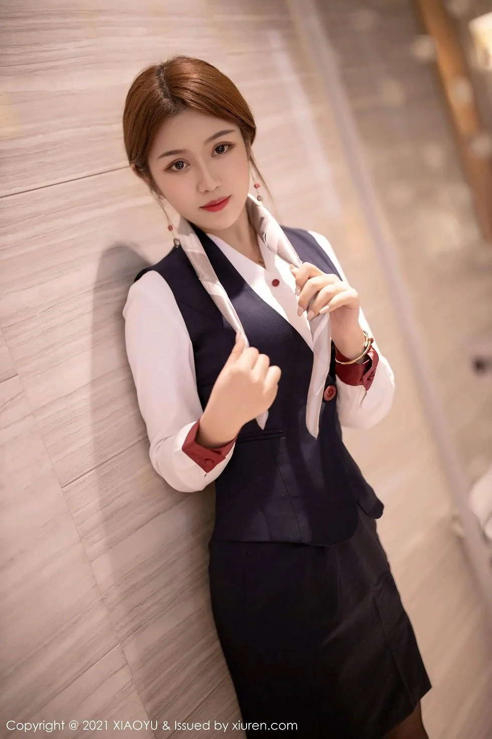 梦梵经典空乘制服半脱露红色内衣蕾丝吊袜撩人绝美写真 第 46 张