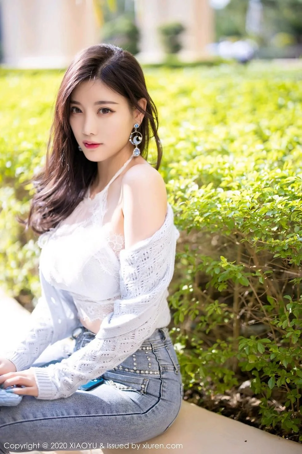 杨晨晨sugar床上脱牛仔裤露蕾丝内裤秀翘臀绝美写真 第 40 张