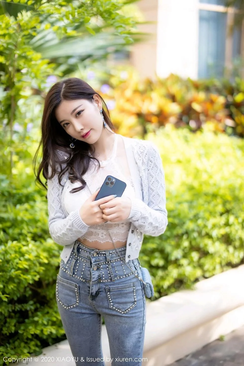 杨晨晨sugar床上脱牛仔裤露蕾丝内裤秀翘臀绝美写真 第 5 张