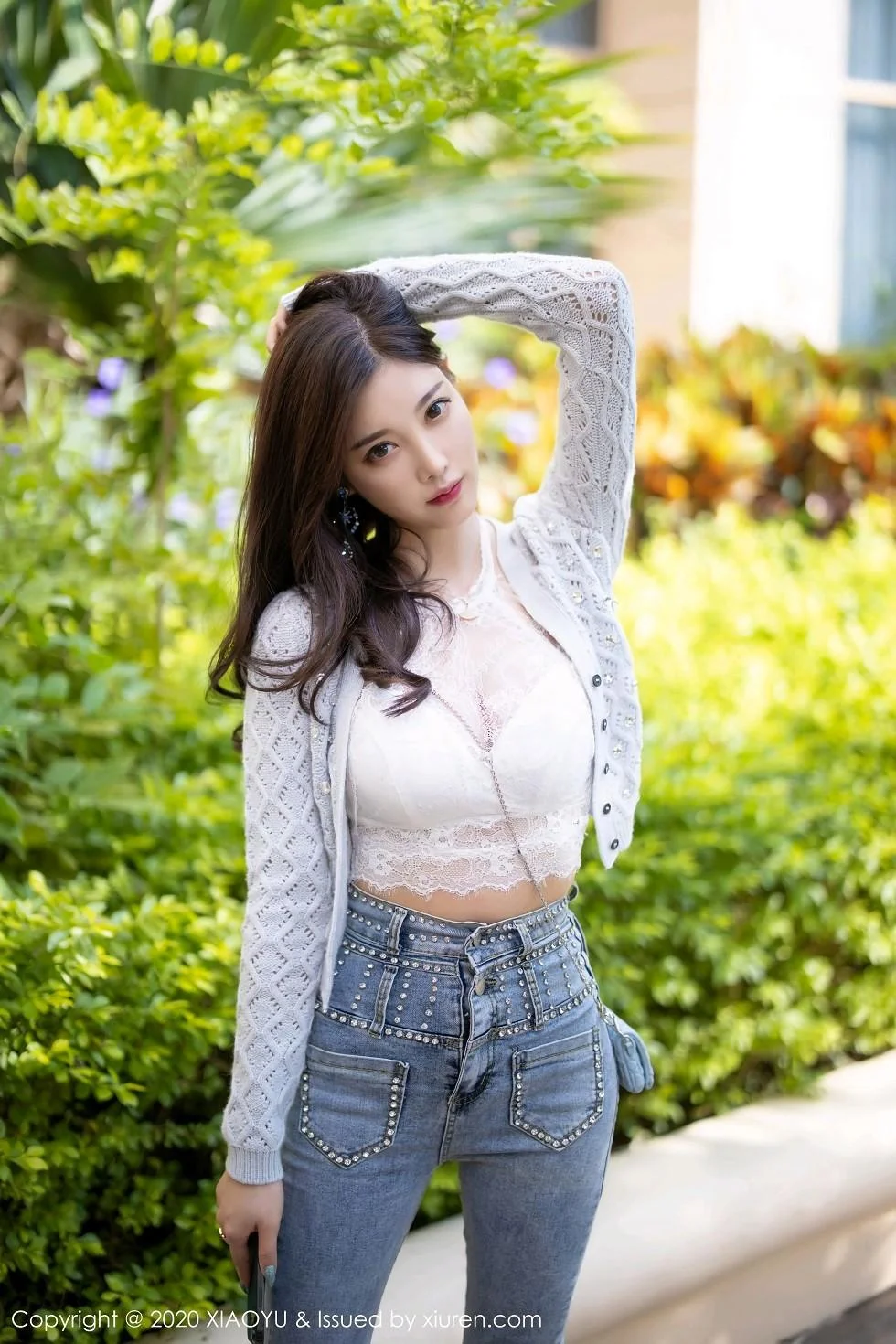 杨晨晨sugar床上脱牛仔裤露蕾丝内裤秀翘臀绝美写真 第 7 张
