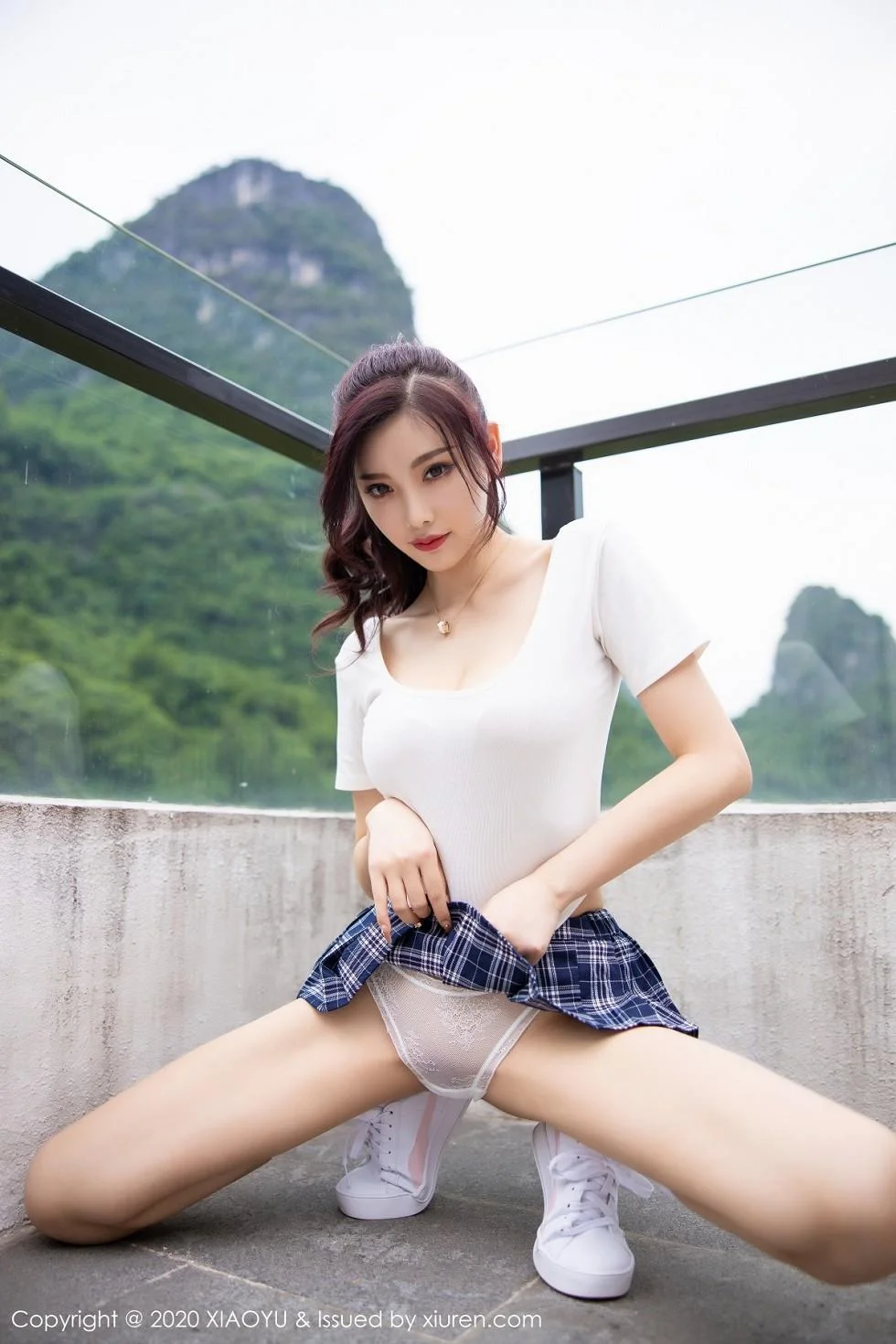 杨晨晨sugar阳朔旅拍格子JK短裙秀完美身材绝美写真 第 31 张
