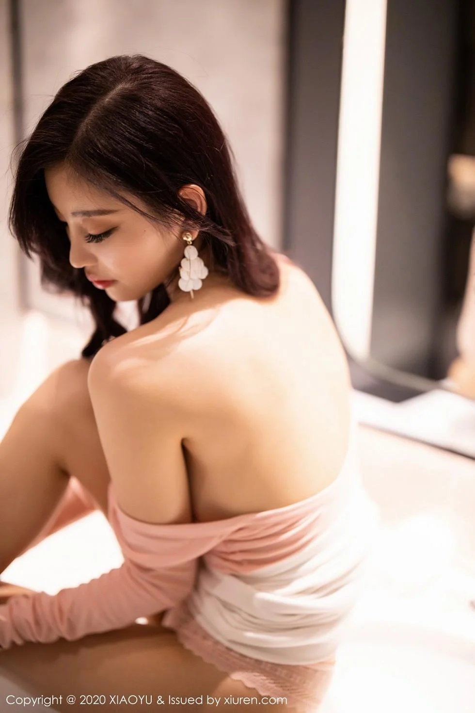 杨晨晨sugar私房淡粉色华衣裹身配肉丝裤袜妩媚绝美写真 第 82 张