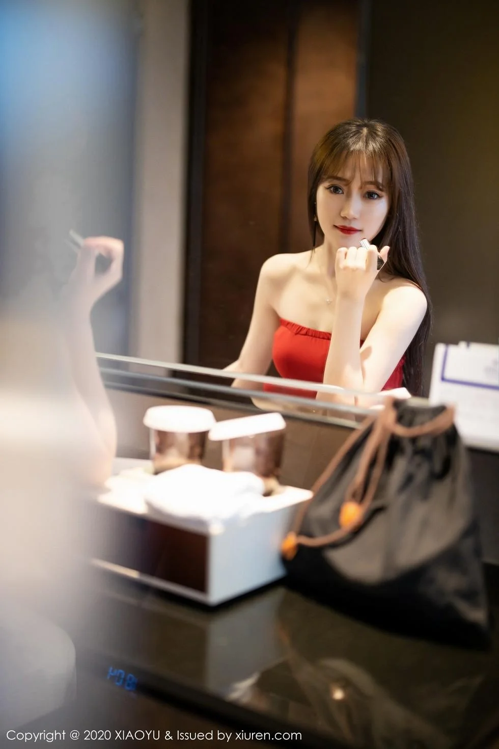 允儿Claire猩红典雅礼服半脱露性感黑色内衣诱人写真 第 22 张