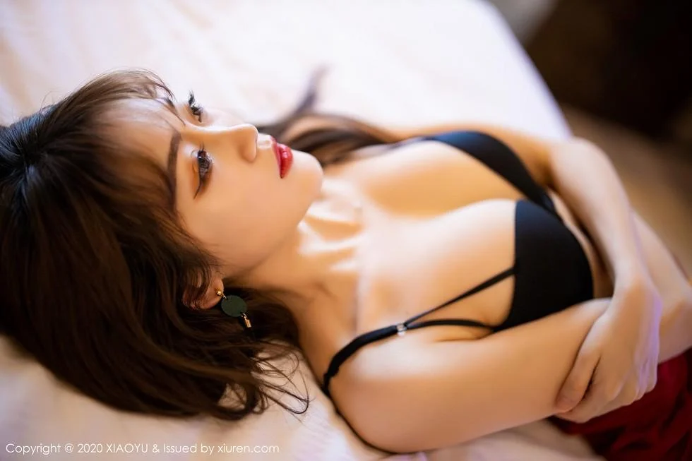 允儿Claire猩红典雅礼服半脱露性感黑色内衣诱人写真 第 58 张
