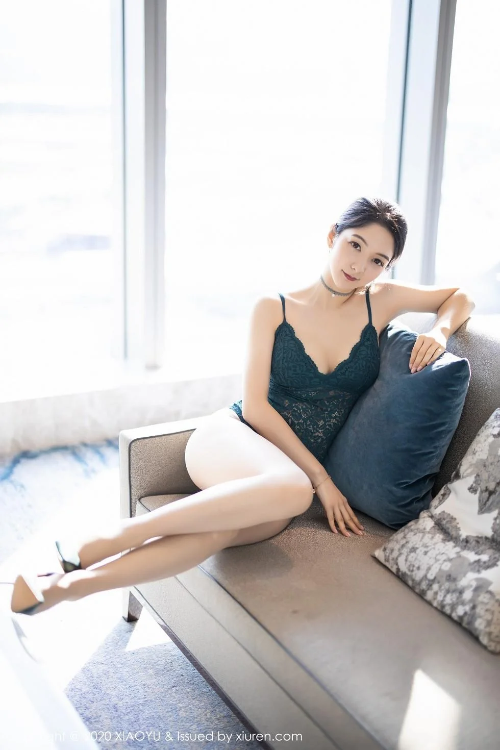 Angela小热巴澳门旅拍私房黑色内衣配吊带黑丝魅惑写真 第 125 张
