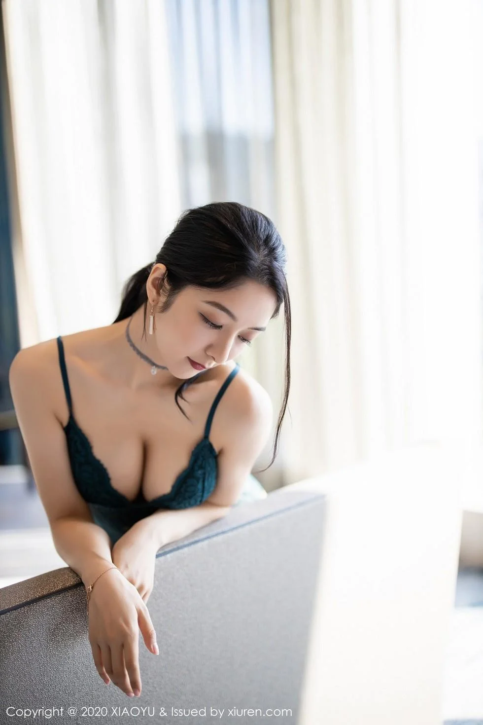 Angela小热巴澳门旅拍私房黑色内衣配吊带黑丝魅惑写真 第 162 张