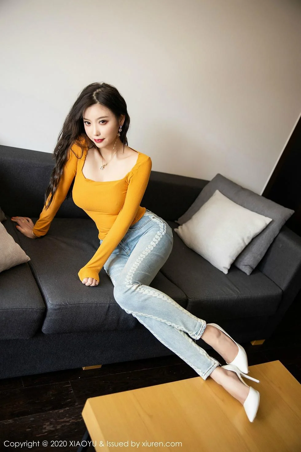 杨晨晨sugar济州岛旅拍撩衣真空半露豪乳撩人绝美写真 第 49 张