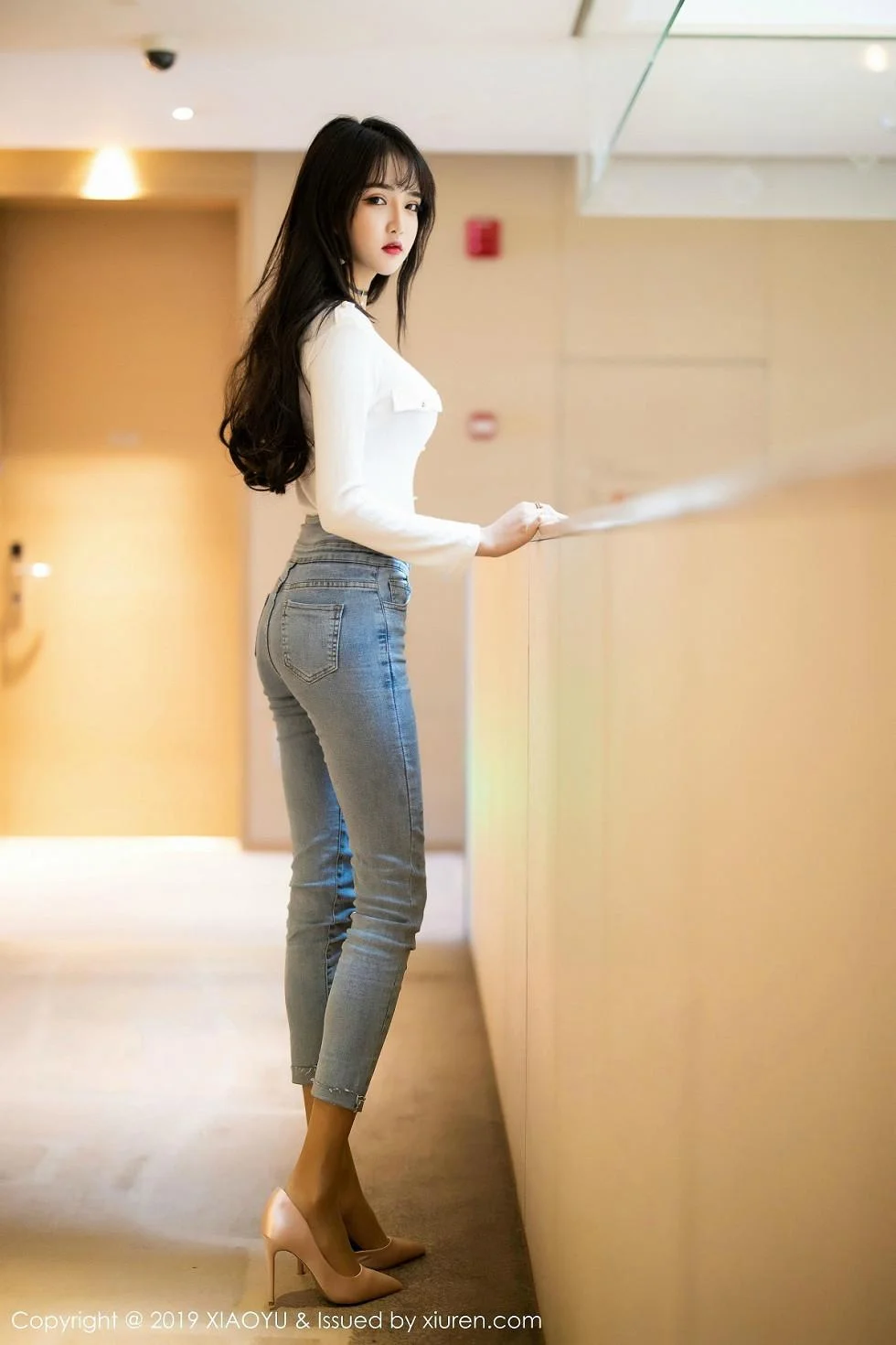 Miko酱吖私房脱紧身牛仔裤露超薄肉丝撩人绝美写真 第 41 张