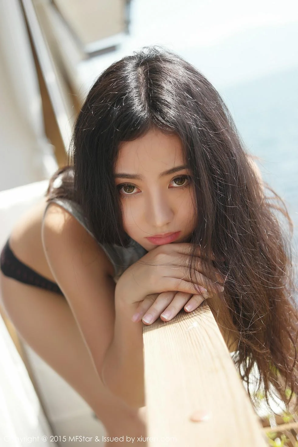 Manuela玛鲁娜丁字裤撩人姿势诱惑美臀写真 第 12 张