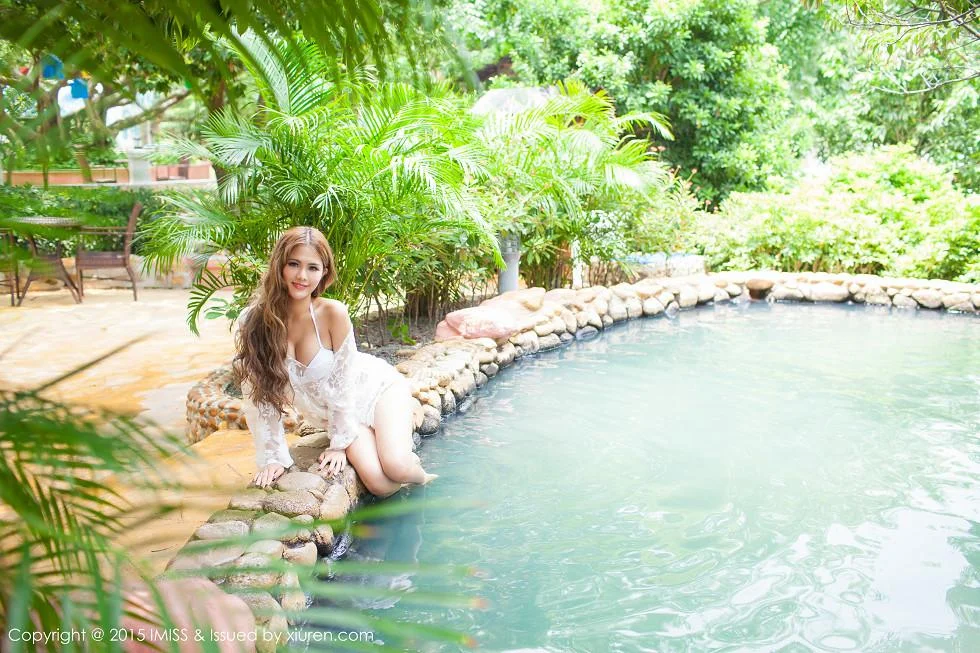 妍妍Yanyan系列连身裙低胸内衣豪乳绝美写真 第 29 张