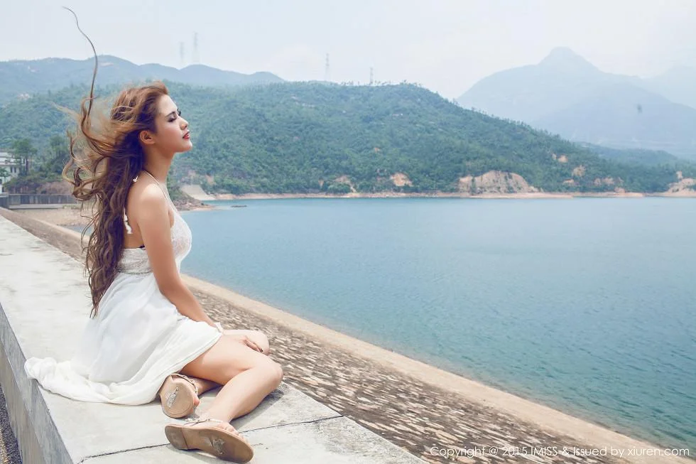 妍妍Yanyan系列连身裙低胸内衣豪乳绝美写真 第 56 张