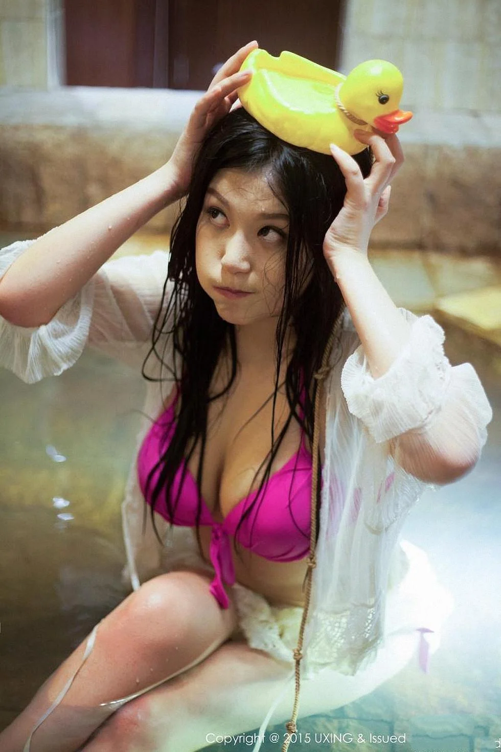 莲漪lenne红色内裤性感翘臀低胸内衣秀豪乳 第 105 张