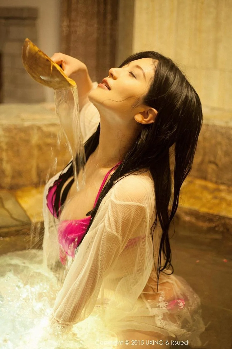 莲漪lenne红色内裤性感翘臀低胸内衣秀豪乳 第 98 张