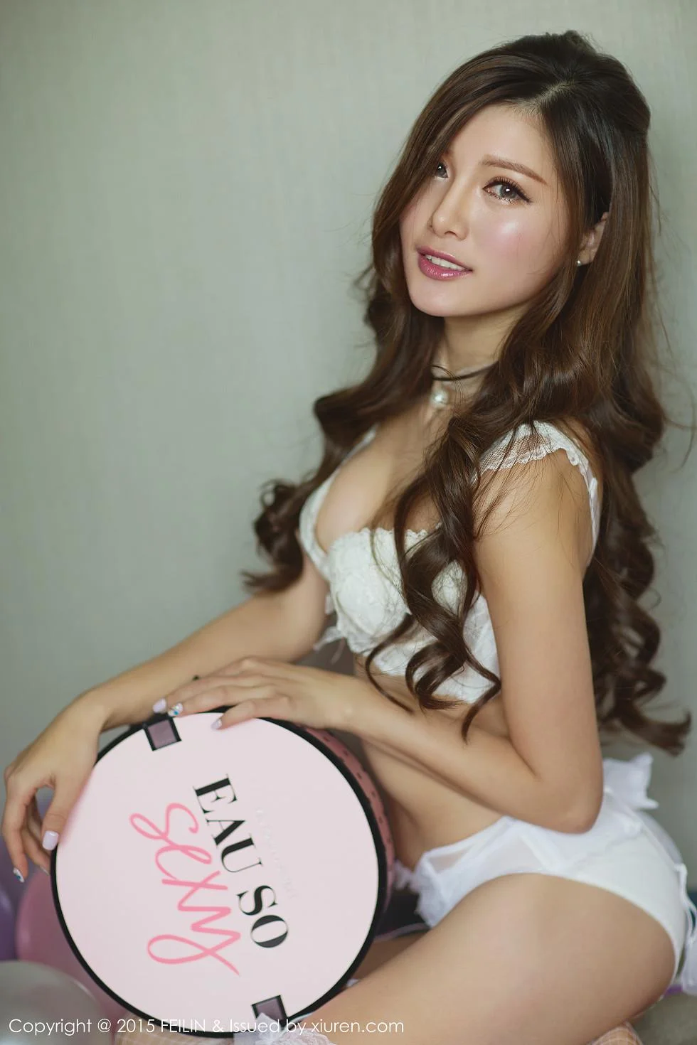 奶茶-Emily白色内衣丰满美胸靓丽美颜写真 第 30 张