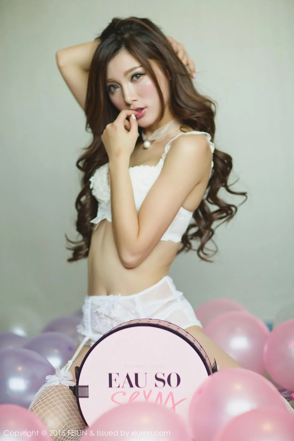 奶茶-Emily白色内衣丰满美胸靓丽美颜写真 第 54 张