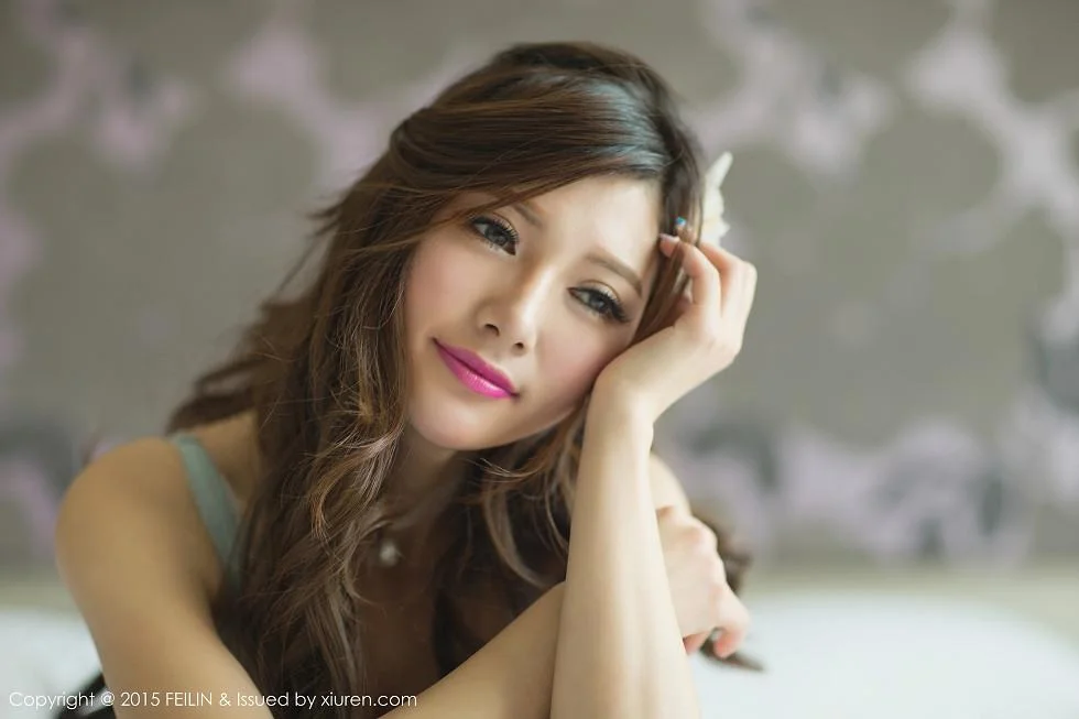 奶茶-Emily白色内衣丰满美胸靓丽美颜写真 第 84 张