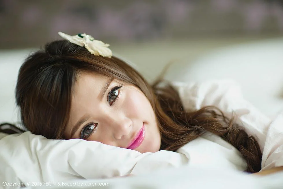 奶茶-Emily白色内衣丰满美胸靓丽美颜写真 第 92 张