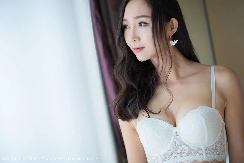 蓓蓓maggie薄纱情趣睡裙透视秀美乳私房绝美写真 第 4 张