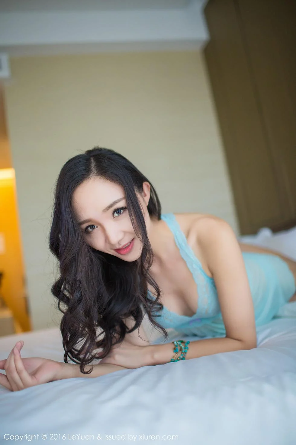 蓓蓓maggie薄纱情趣睡裙透视秀美乳私房绝美写真 第 79 张