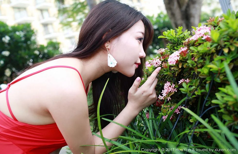 芝芝Booty塞班岛旅拍粉红高叉连体内衣湿身绝美写真 第 117 张