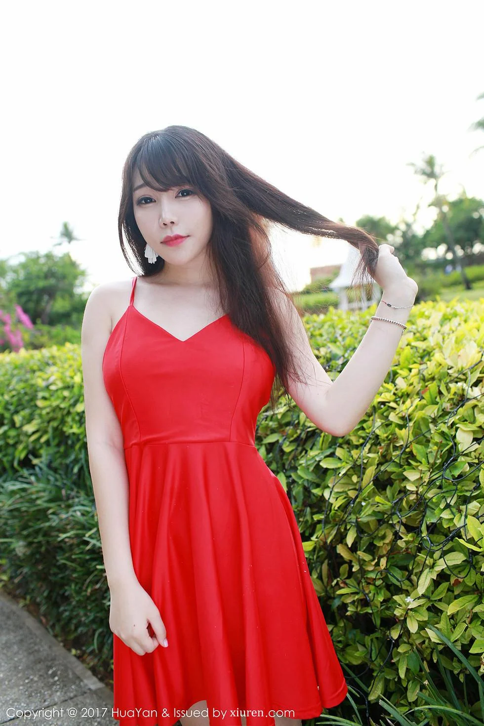 芝芝Booty塞班岛旅拍粉红高叉连体内衣湿身绝美写真 第 67 张