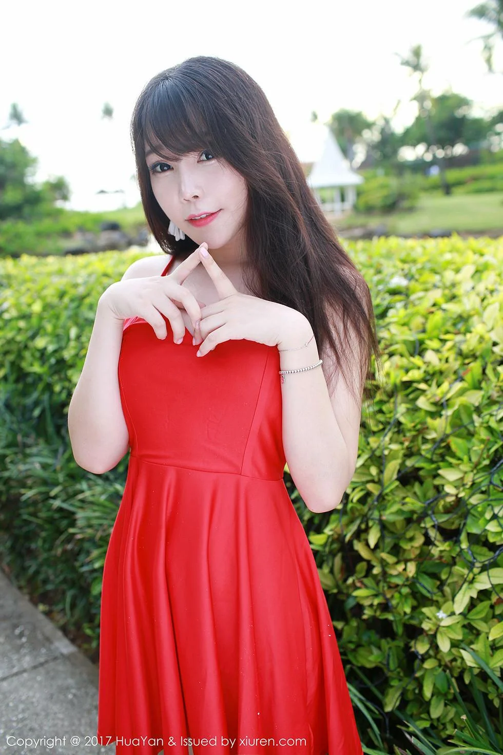 芝芝Booty塞班岛旅拍粉红高叉连体内衣湿身绝美写真 第 74 张