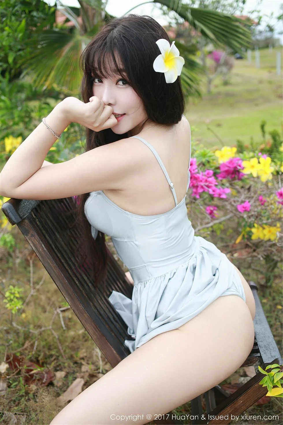 芝芝Booty沙巴旅拍吊带连身裙秀完美身材性感美胸写真 第 28 张