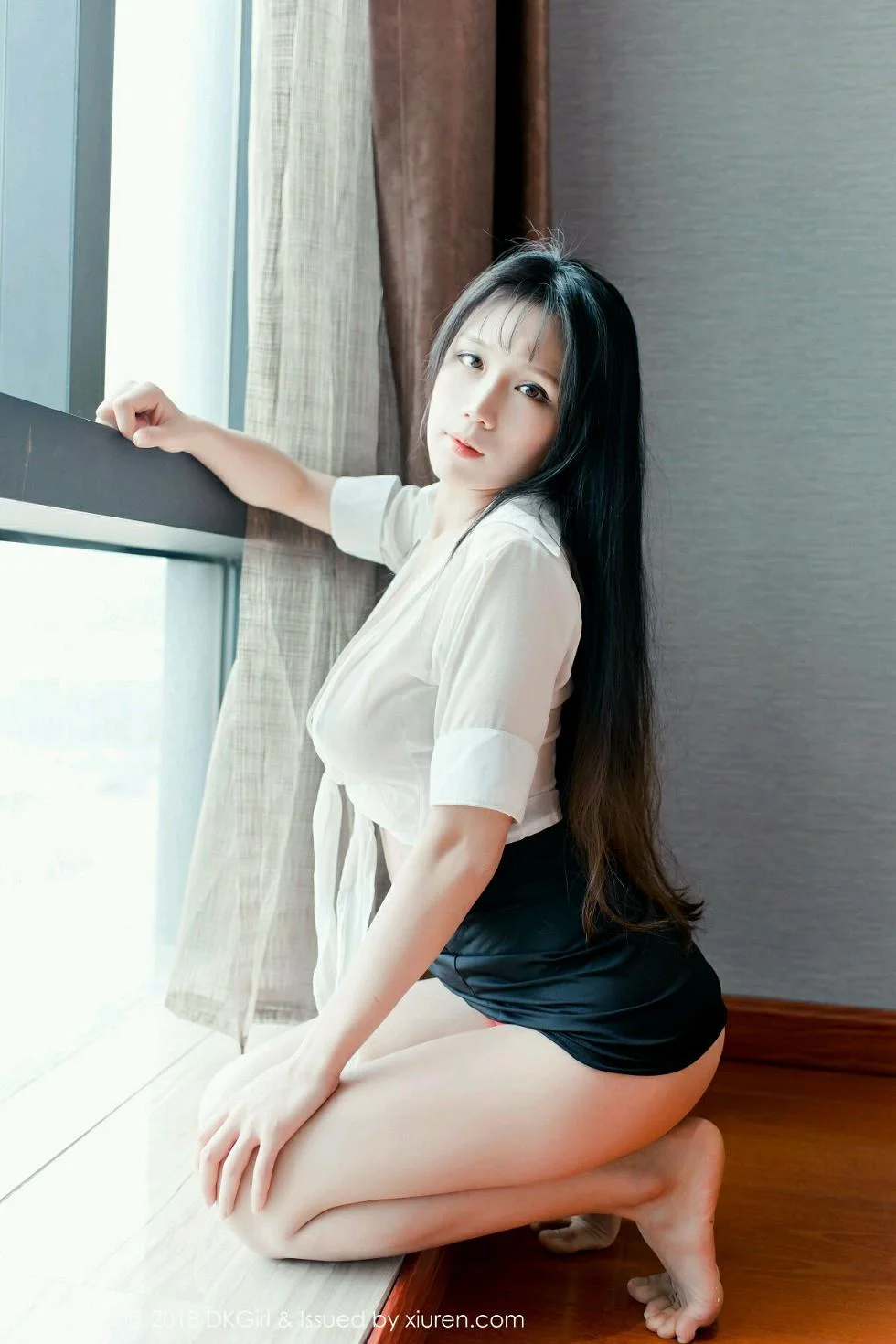 李可可秘书OL真空白衬衣+白色蕾丝薄纱爆乳绝美写真 第 43 张