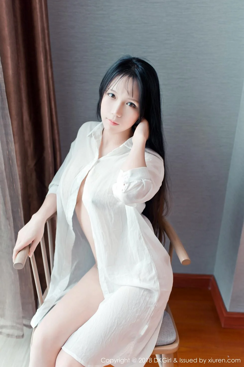 李可可性感白衬衣+红色围巾真空秀傲人豪乳绝美写真 第 4 张