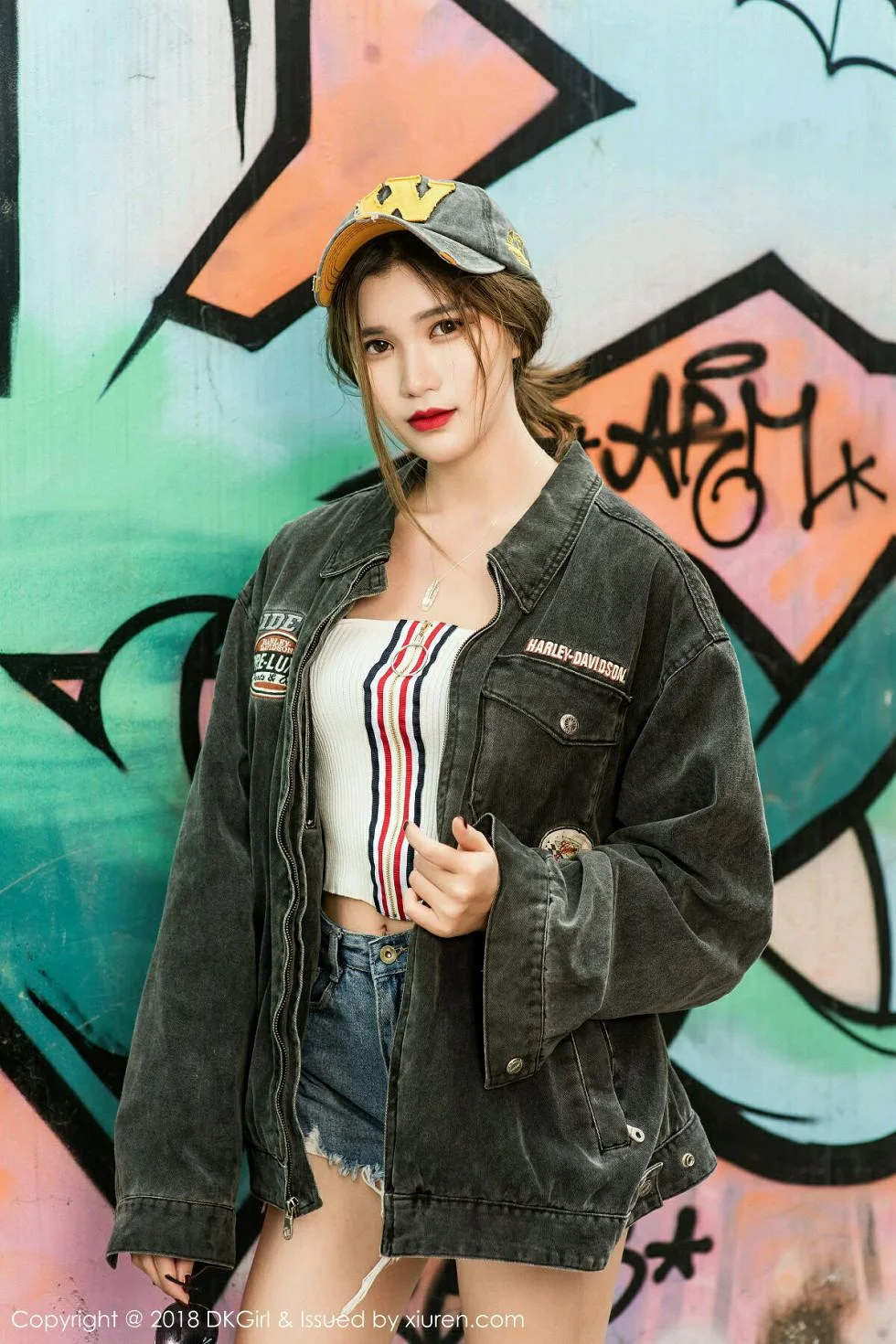 Ting婷婷居家白色蕾丝薄纱全脱秀豪乳双手遮点绝美写真 第 2 张