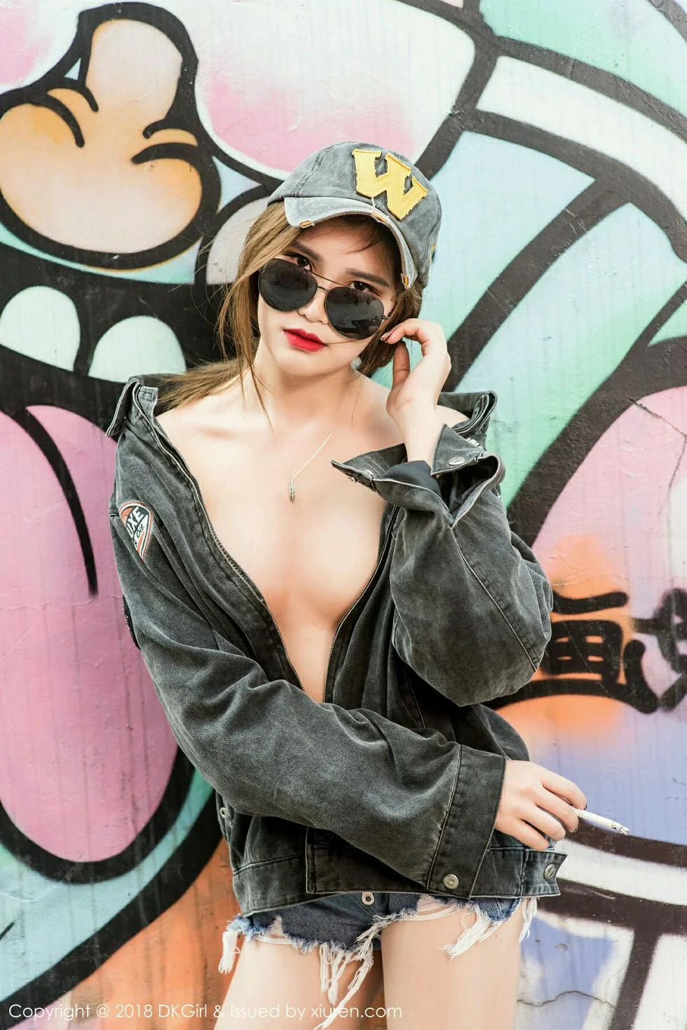 Ting婷婷居家白色蕾丝薄纱全脱秀豪乳双手遮点绝美写真 第 26 张
