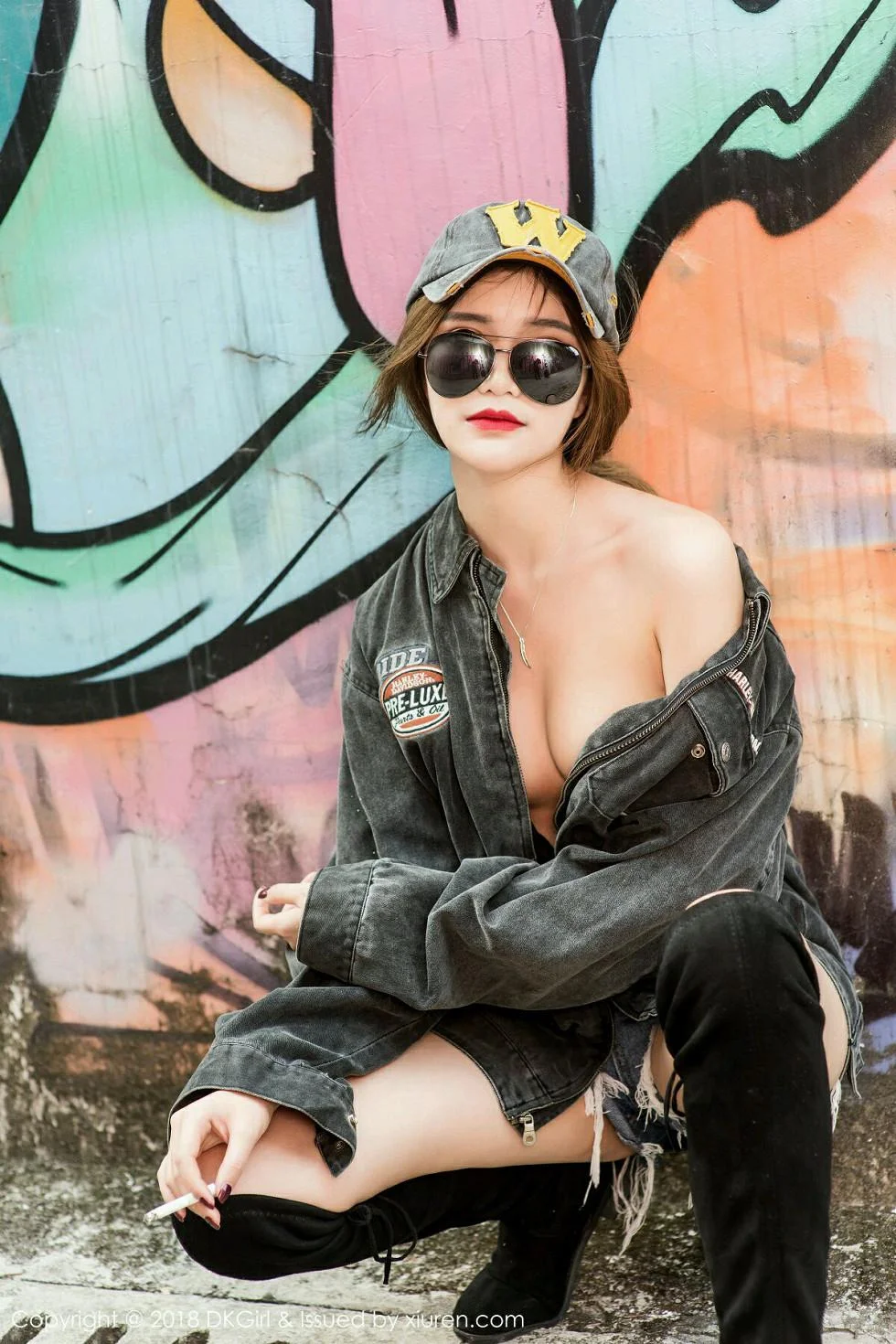 Ting婷婷居家白色蕾丝薄纱全脱秀豪乳双手遮点绝美写真 第 36 张