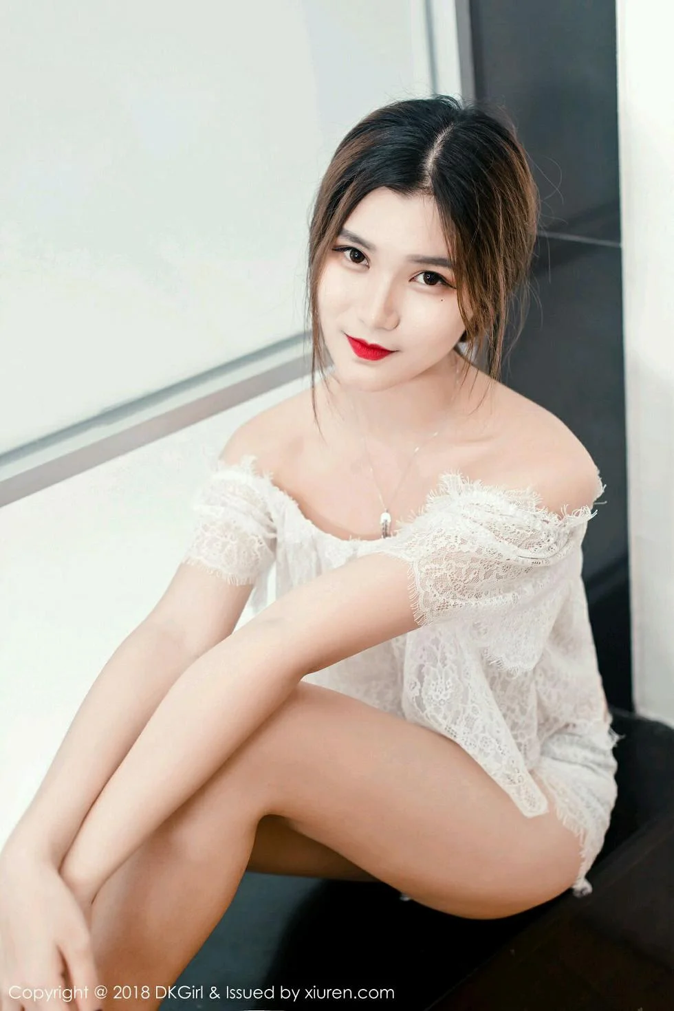 Ting婷婷居家白色蕾丝薄纱全脱秀豪乳双手遮点绝美写真 第 58 张