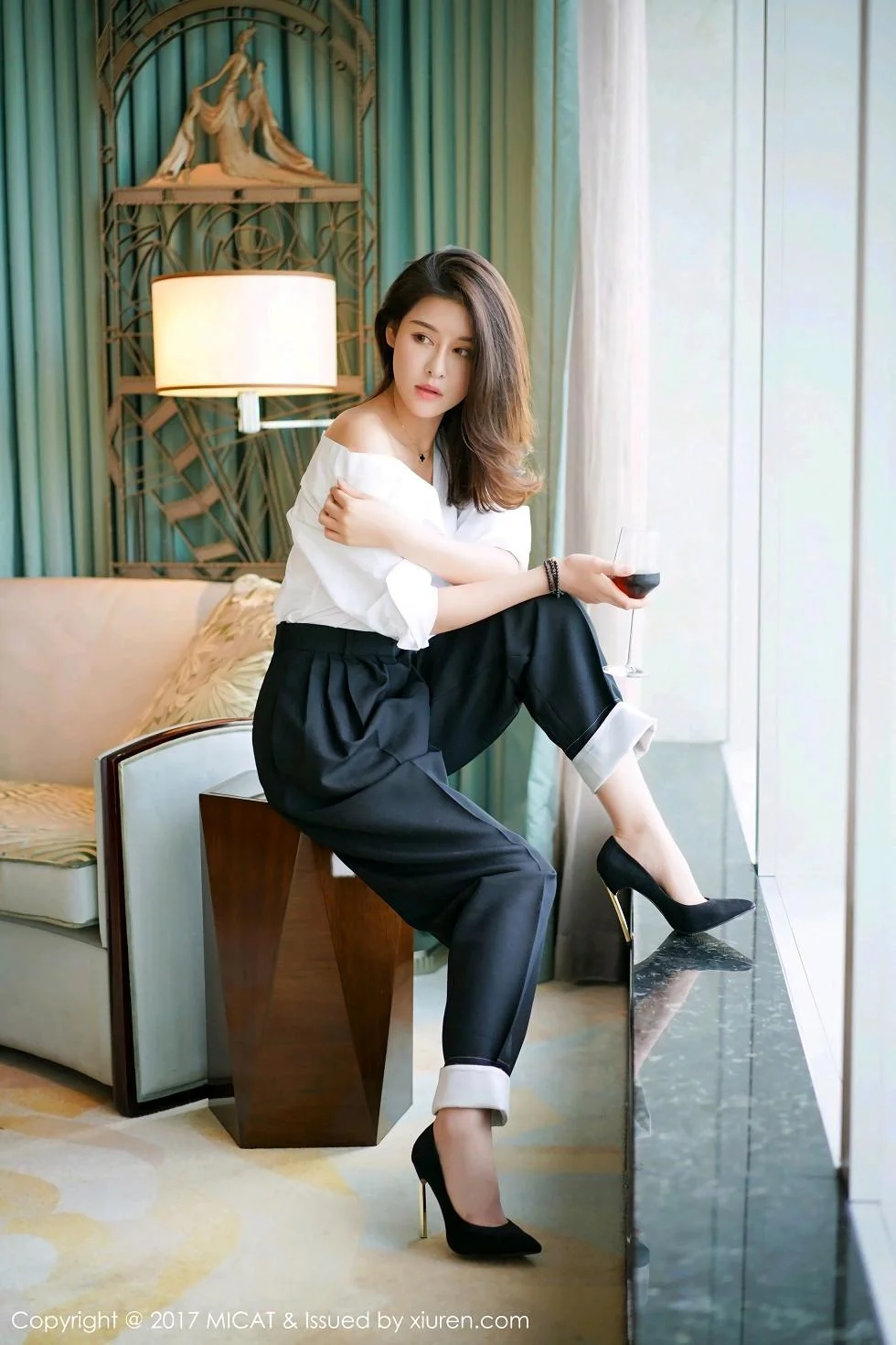 叶佳颐浴室里性感黑色内衣湿身秀豪乳翘臀绝美写真 第 15 张