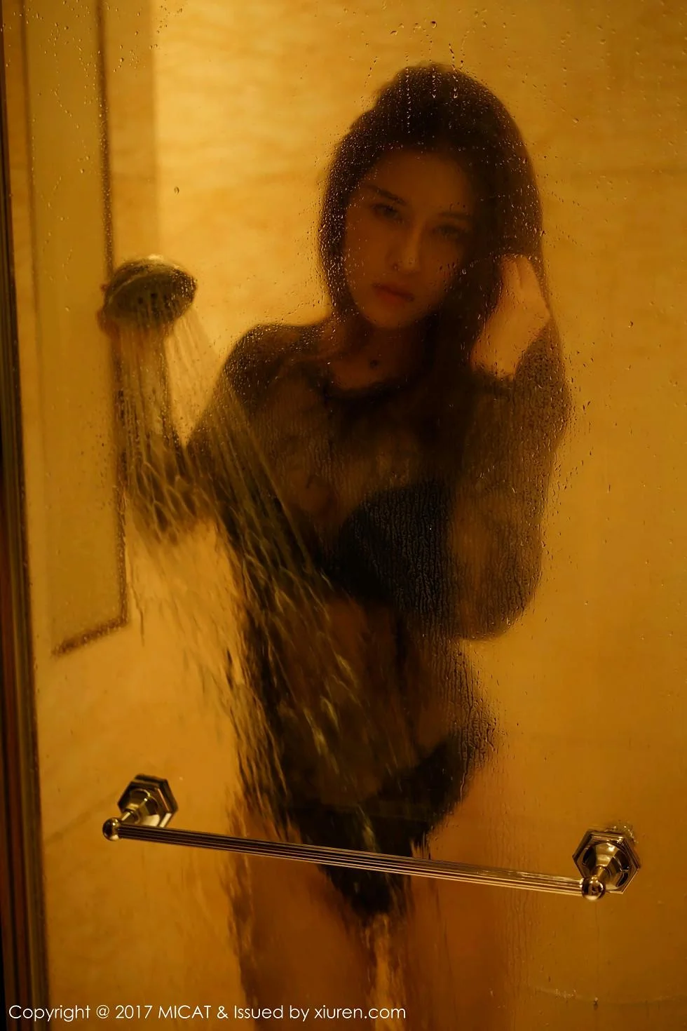 叶佳颐浴室里性感黑色内衣湿身秀豪乳翘臀绝美写真 第 41 张