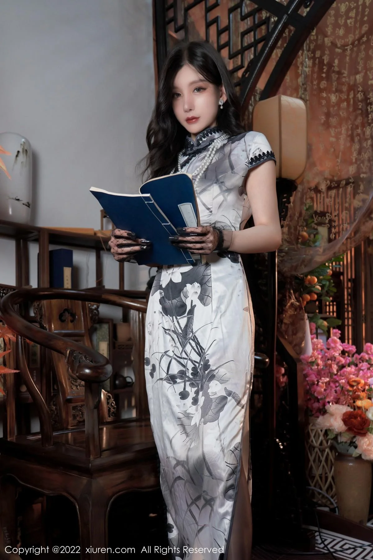 周于希Sally三亚旅拍性感长裙配闪亮黑丝裤袜极致魅惑写真 第 13 张