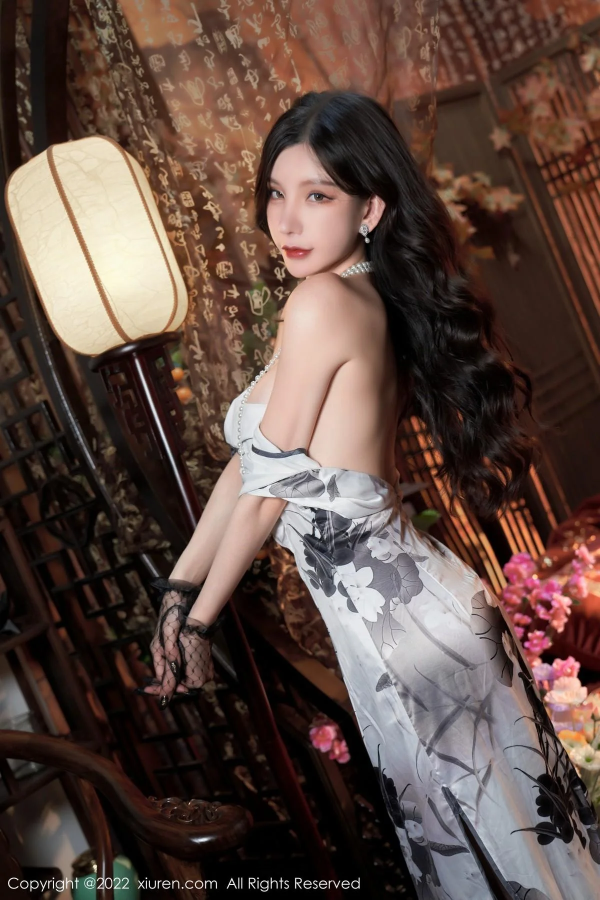 周于希Sally三亚旅拍性感长裙配闪亮黑丝裤袜极致魅惑写真 第 32 张