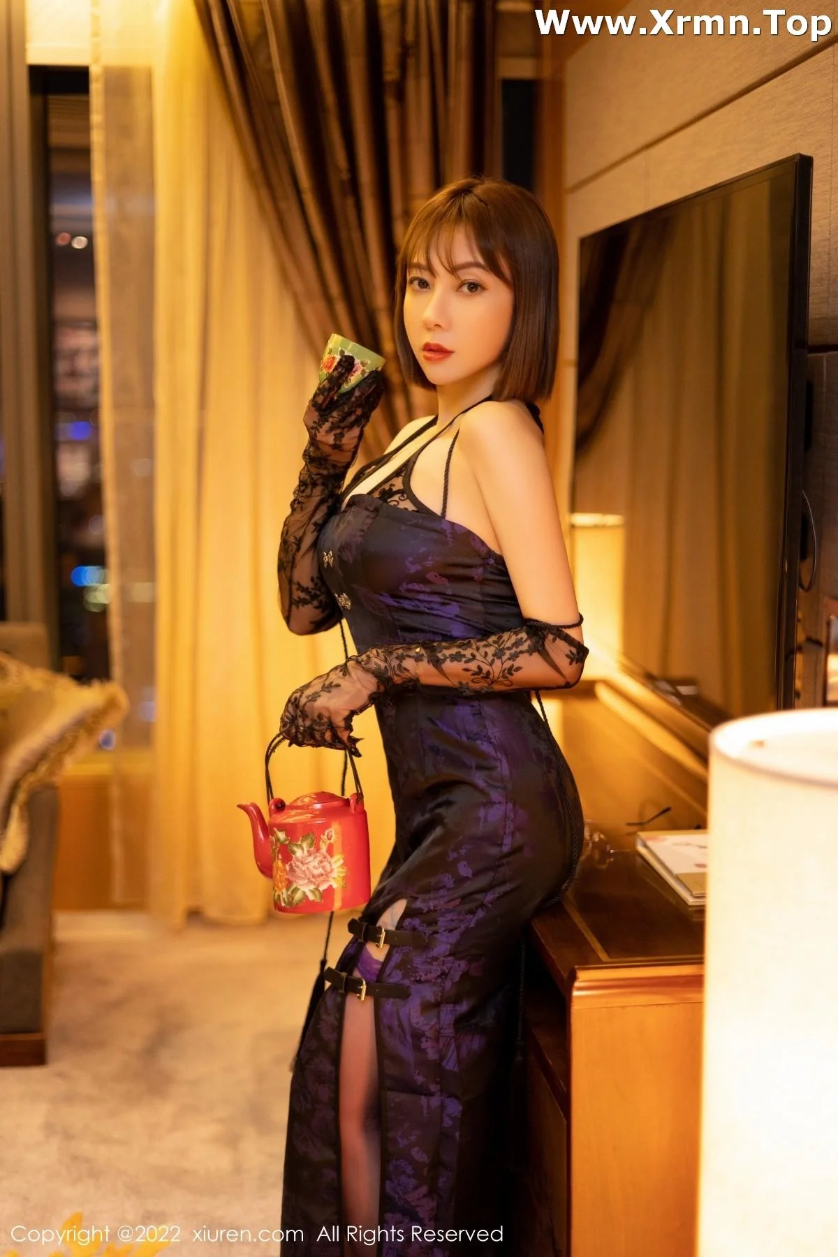 御姐果儿Victoria青海旅拍脱黑色长裙真空露豪乳遮点绝美写真 第 5 张