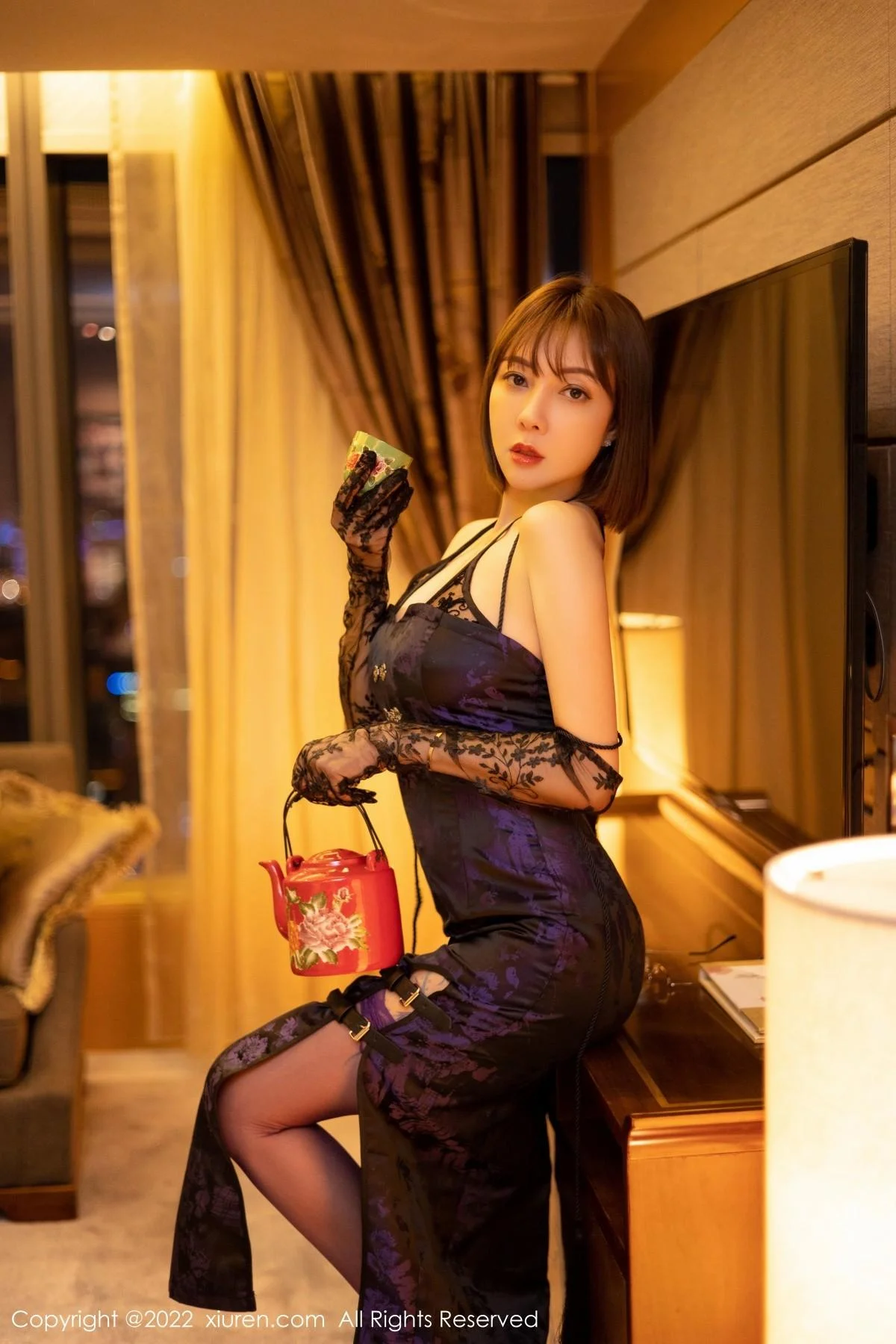 御姐果儿Victoria青海旅拍脱黑色长裙真空露豪乳遮点绝美写真 第 6 张