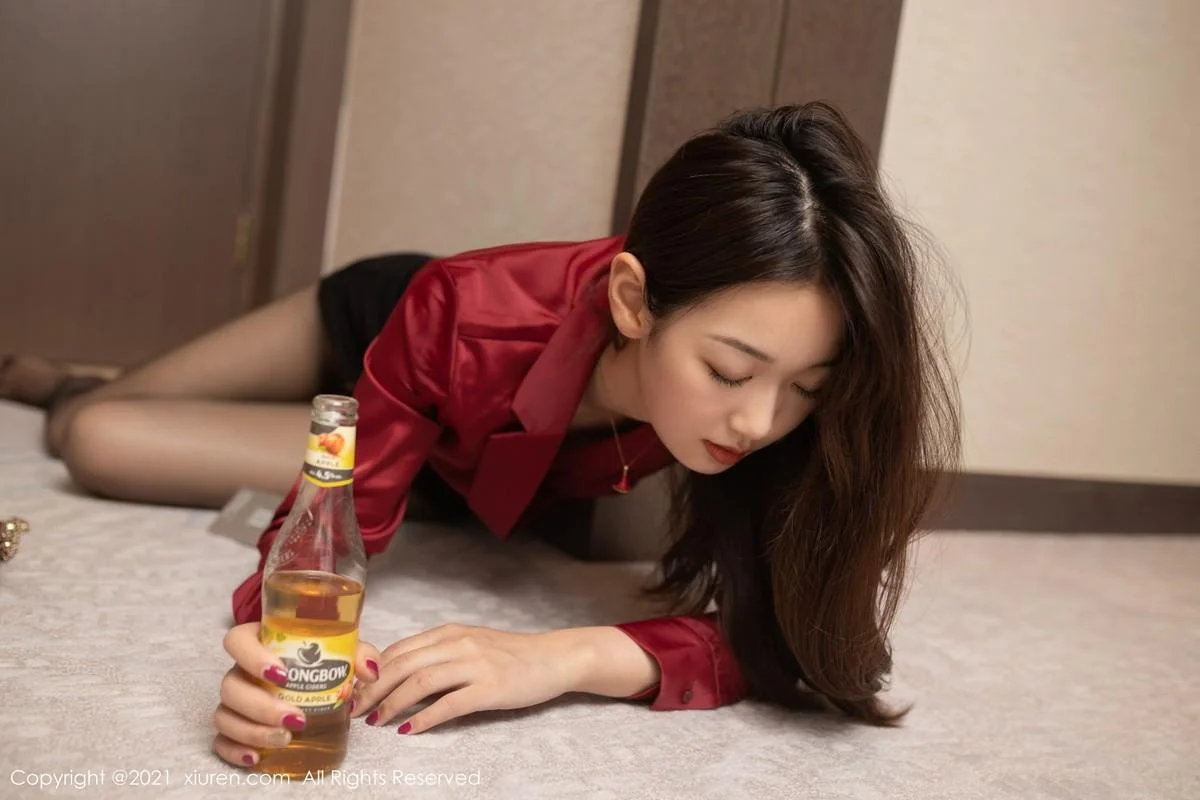 唐安琪澳门旅拍酗酒买醉主题狂野豹纹内衣迷人绝美写真 第 25 张