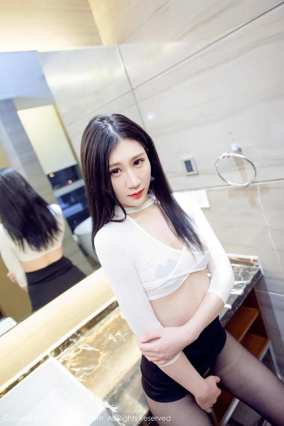 玄子居家私房开档无内丝袜+红色SM捆绑式情趣绝美写真 第 7 张