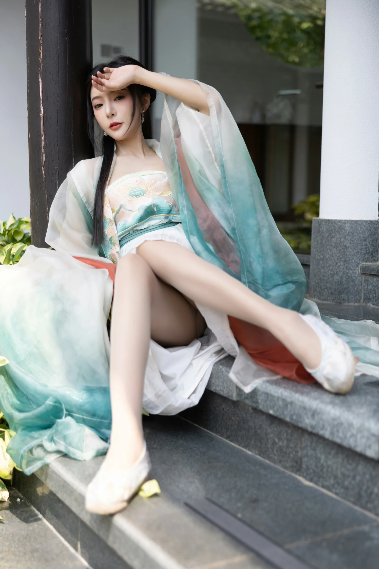 [秀人付费] 王馨瑶Yanni 诱人私拍福利 瀑布 绿色古装 第 28 张