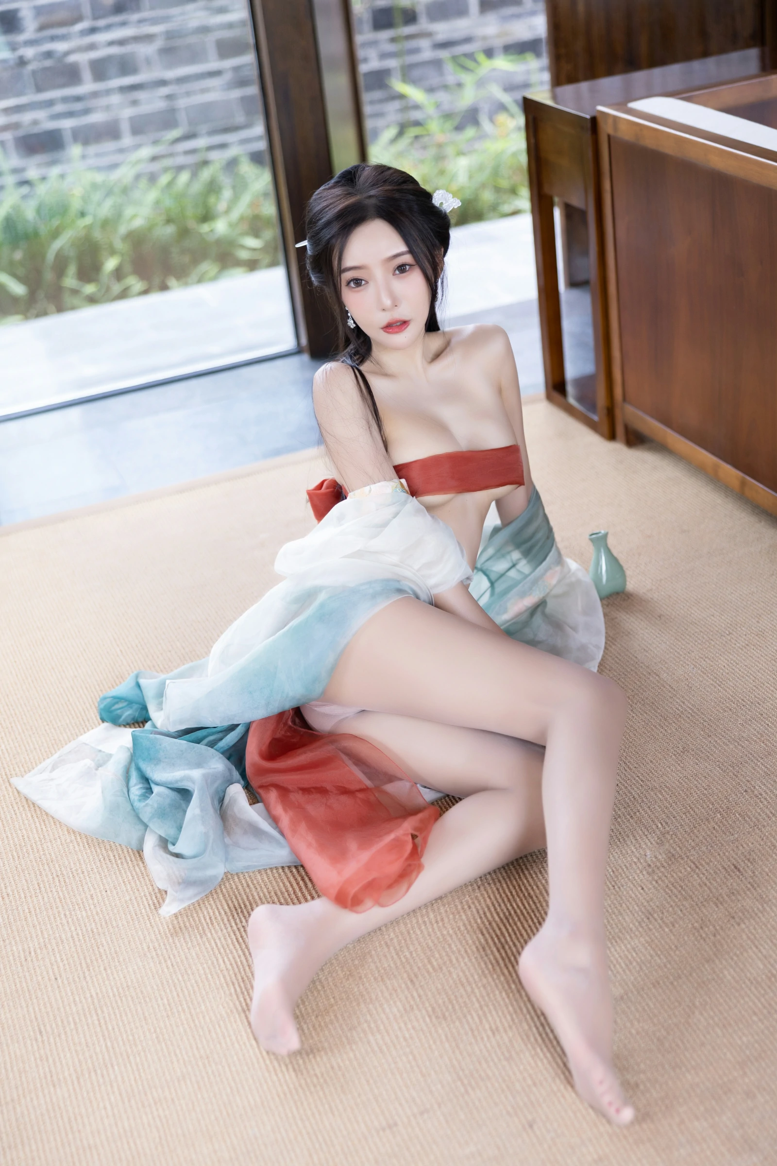 [秀人付费] 王馨瑶Yanni 诱人私拍福利 瀑布 绿色古装 第 79 张