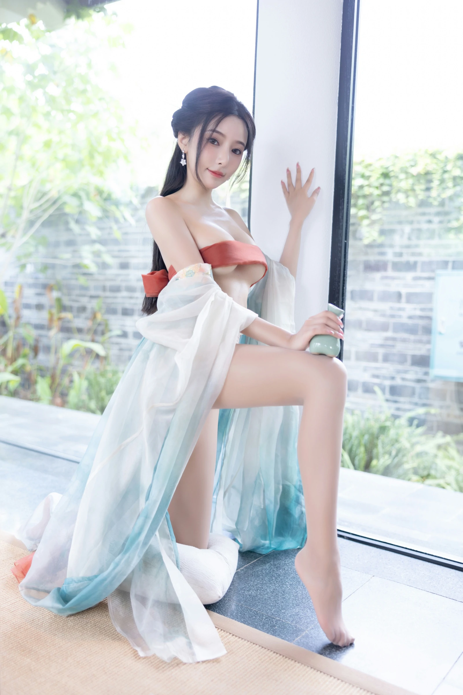 [秀人付费] 王馨瑶Yanni 诱人私拍福利 瀑布 绿色古装 第 86 张