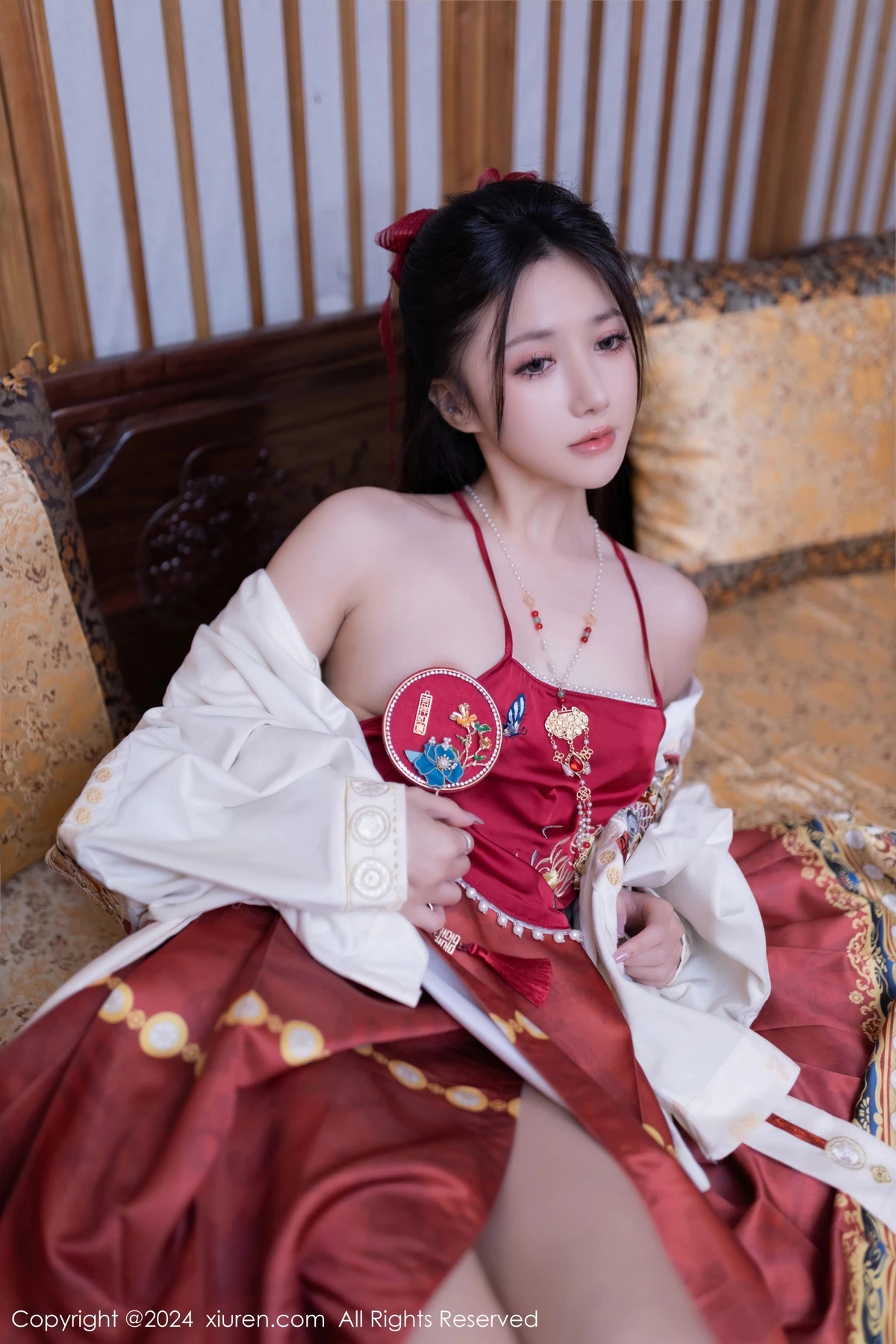 鱼子酱Fish贺新春主题红色服饰露红布兜秀曼妙身姿绝美写真 第 11 张