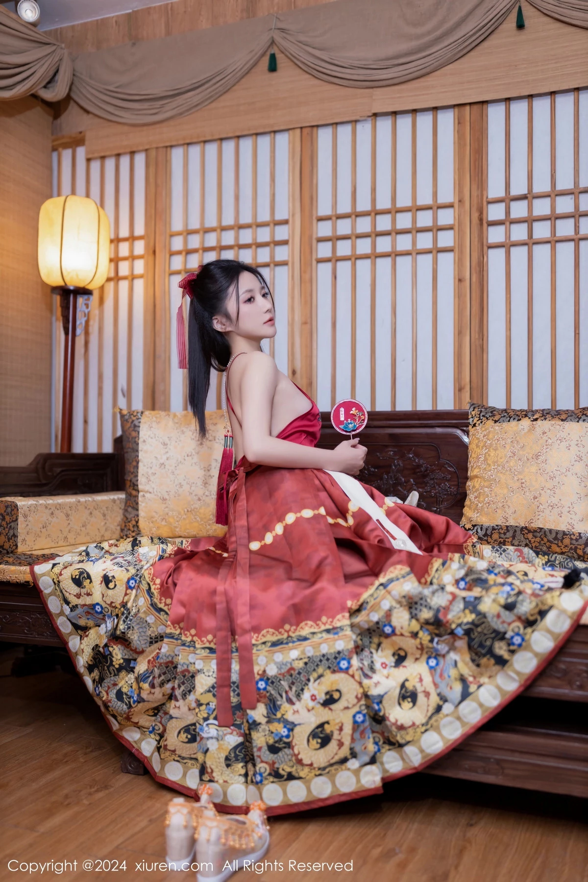 鱼子酱Fish贺新春主题红色服饰露红布兜秀曼妙身姿绝美写真 第 16 张