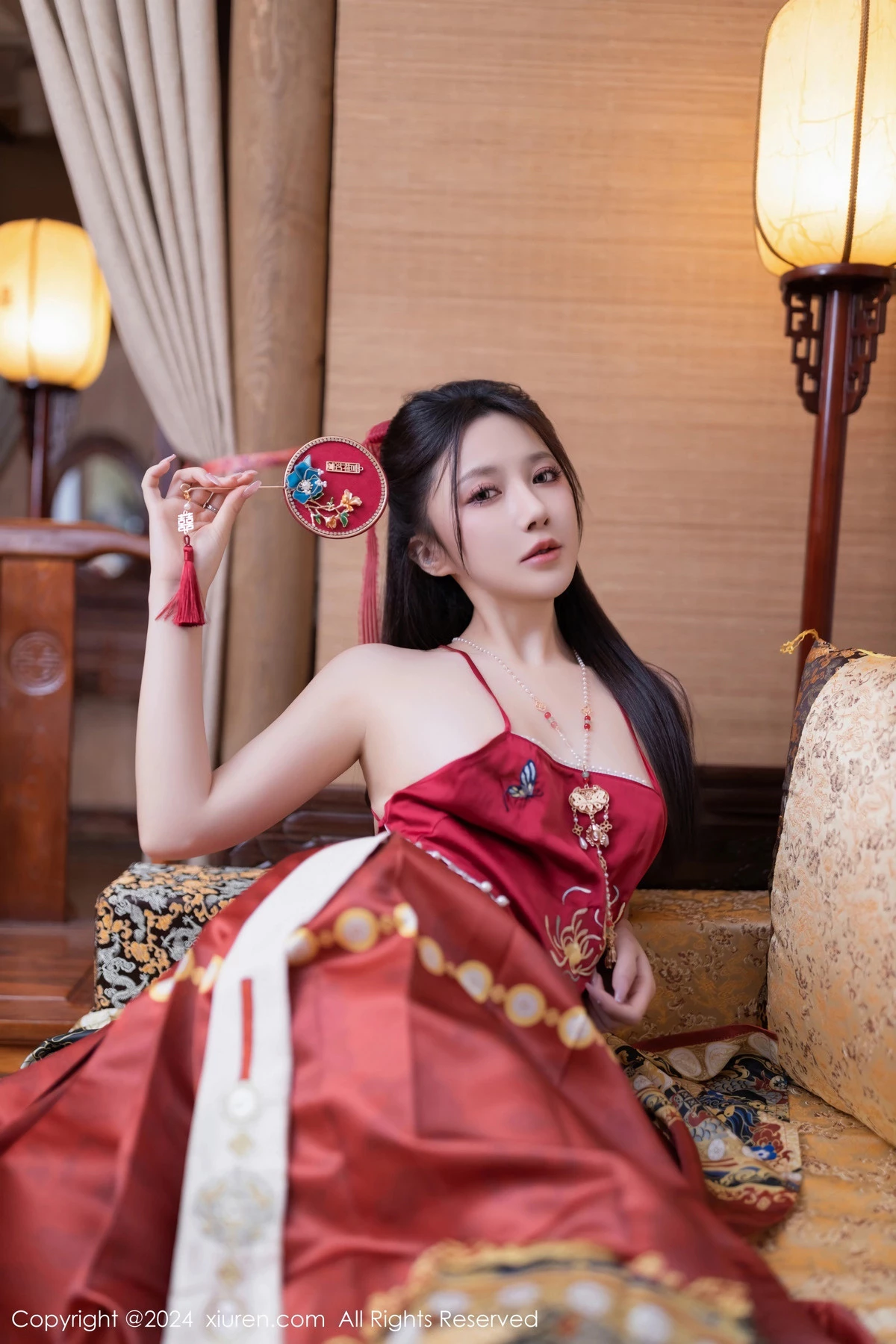 鱼子酱Fish贺新春主题红色服饰露红布兜秀曼妙身姿绝美写真 第 17 张