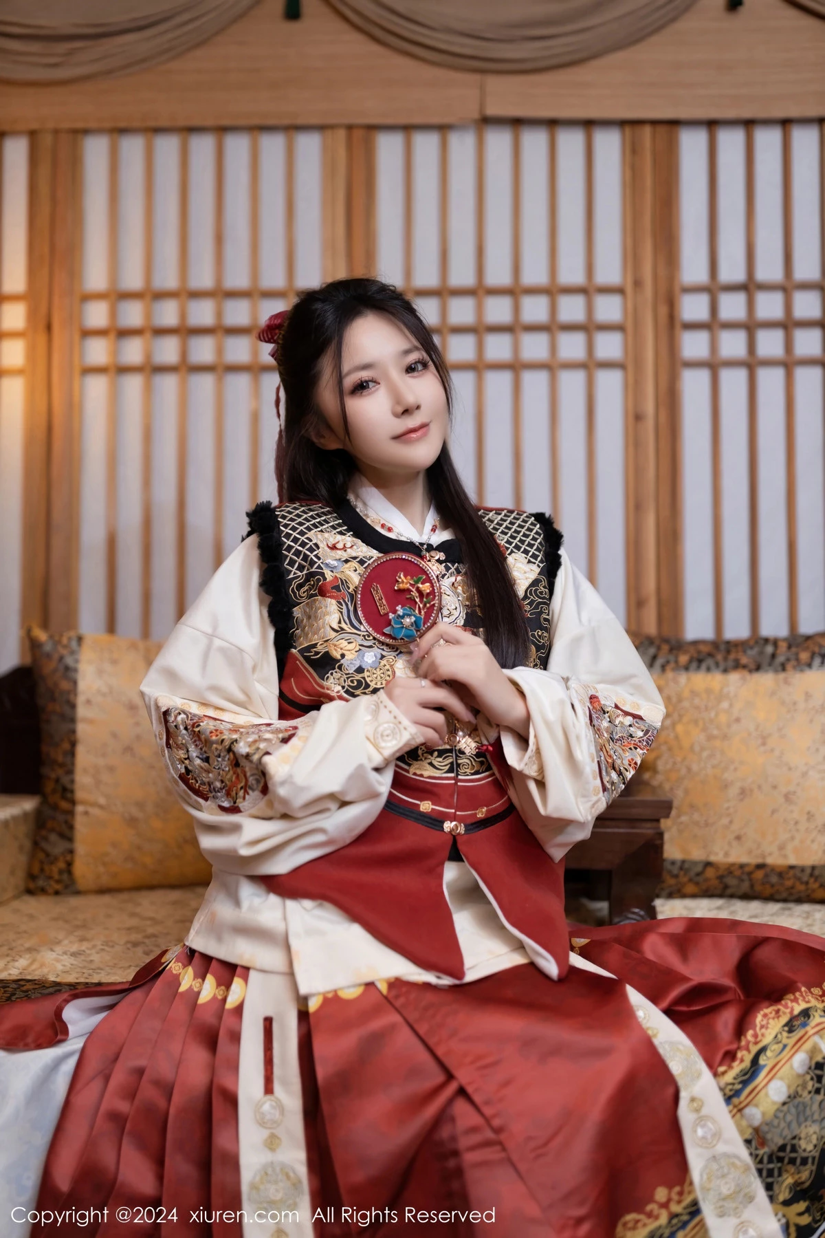 鱼子酱Fish贺新春主题红色服饰露红布兜秀曼妙身姿绝美写真 第 2 张