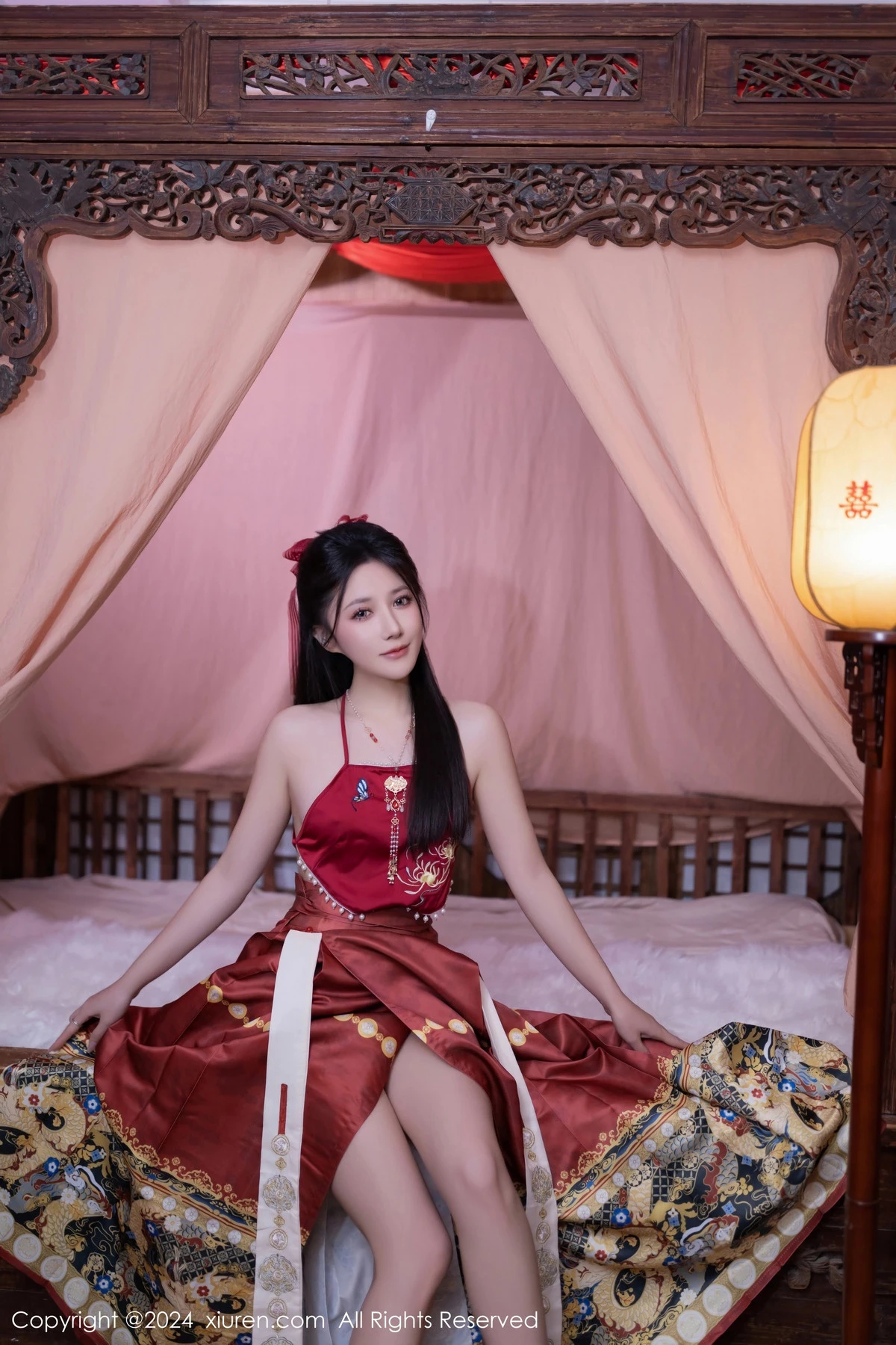 鱼子酱Fish贺新春主题红色服饰露红布兜秀曼妙身姿绝美写真 第 27 张